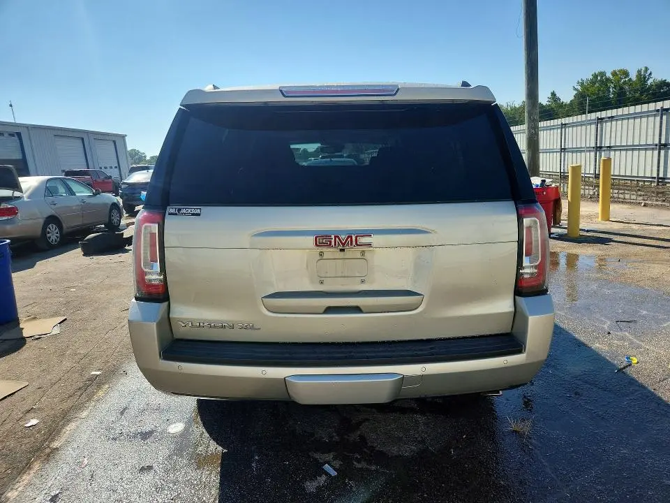 2017 GMC YUKON XL C1500 SLT  