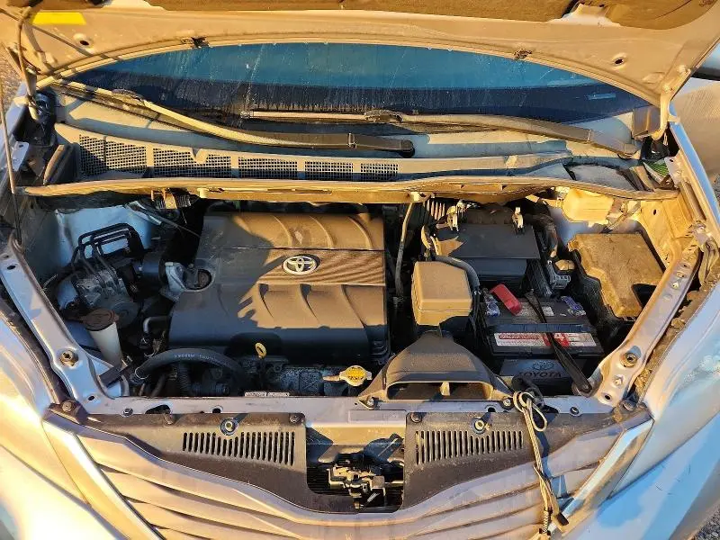 2011 TOYOTA SIENNA XLE 8-PASSENGER  