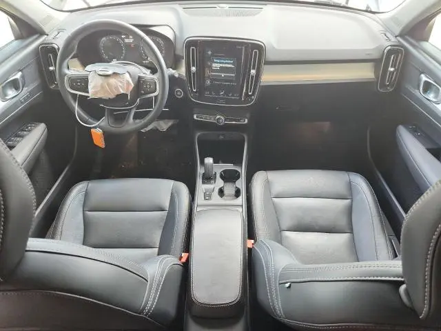 2021 VOLVO XC40 T5 MOMENTUM  