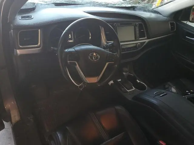 2018 TOYOTA HIGHLANDER SE  