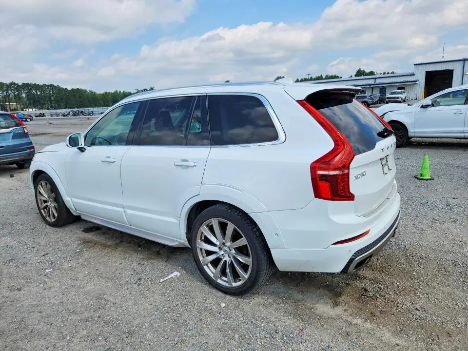 2016 VOLVO XC90 T6  