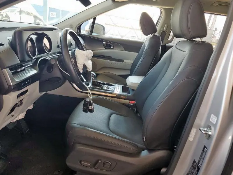 2023 KIA CARNIVAL LX  