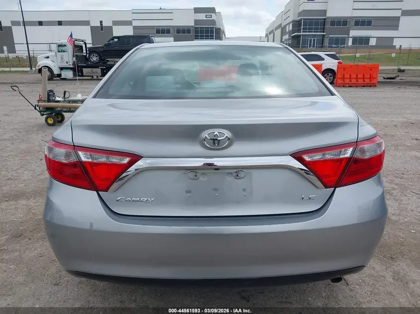 2016 TOYOTA CAMRY LE
