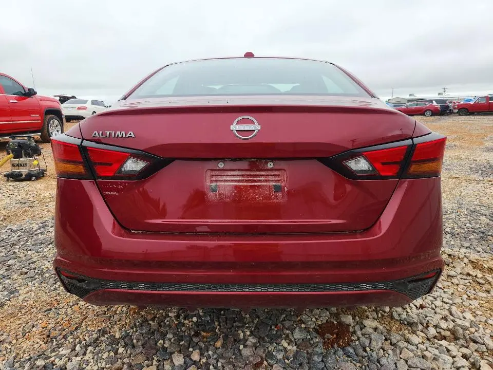 2025 NISSAN ALTIMA SV  