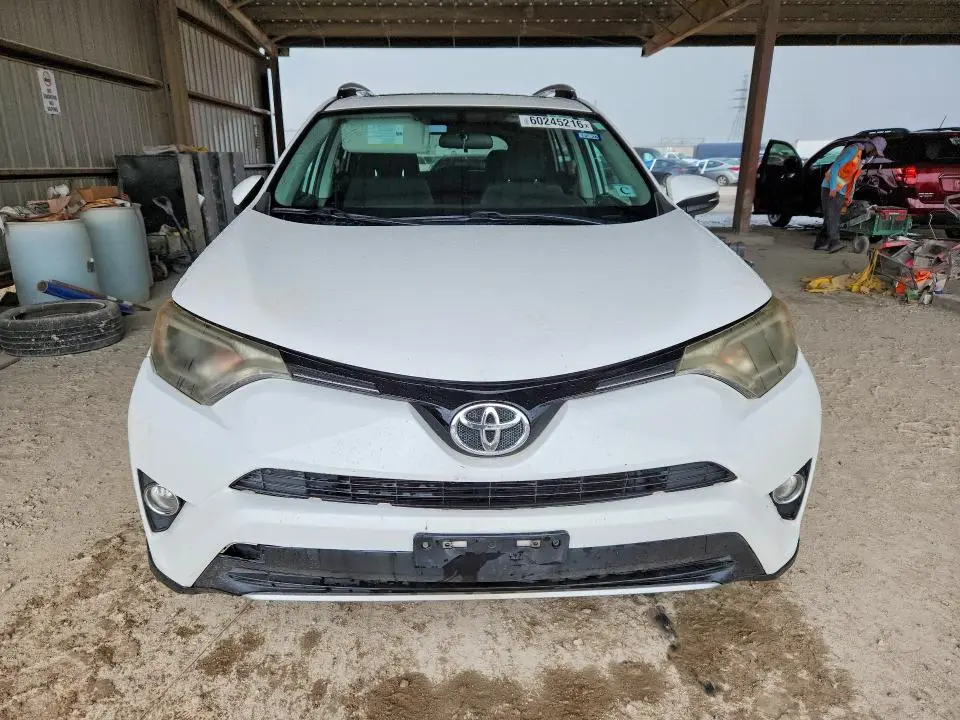 2016 TOYOTA RAV4 XLE  