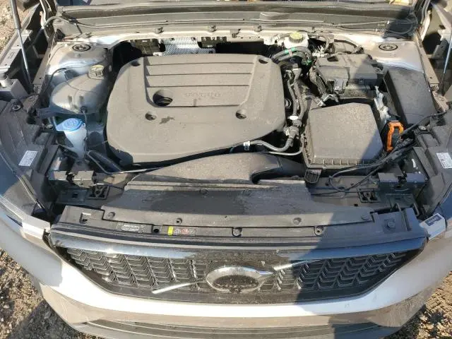2024 VOLVO XC40 PLUS  