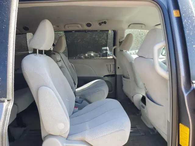 2012 TOYOTA SIENNA LE  