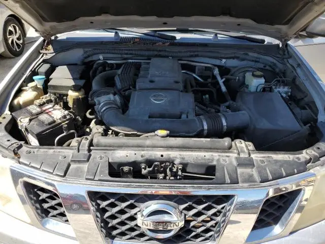 2010 NISSAN FRONTIER CREW CAB SE  