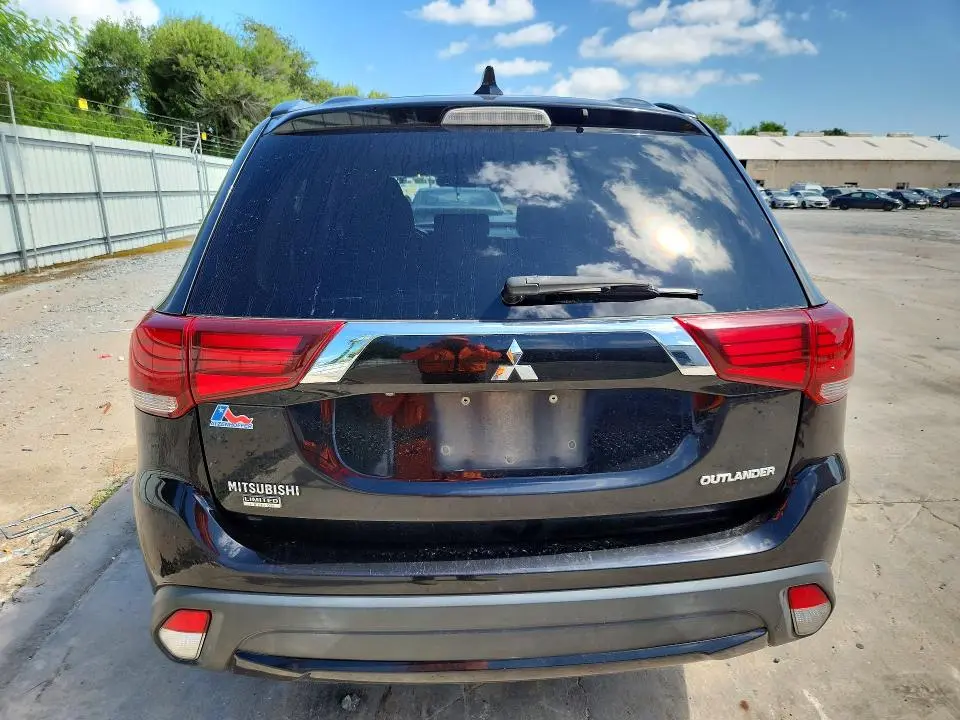 2018 MITSUBISHI OUTLANDER SE  