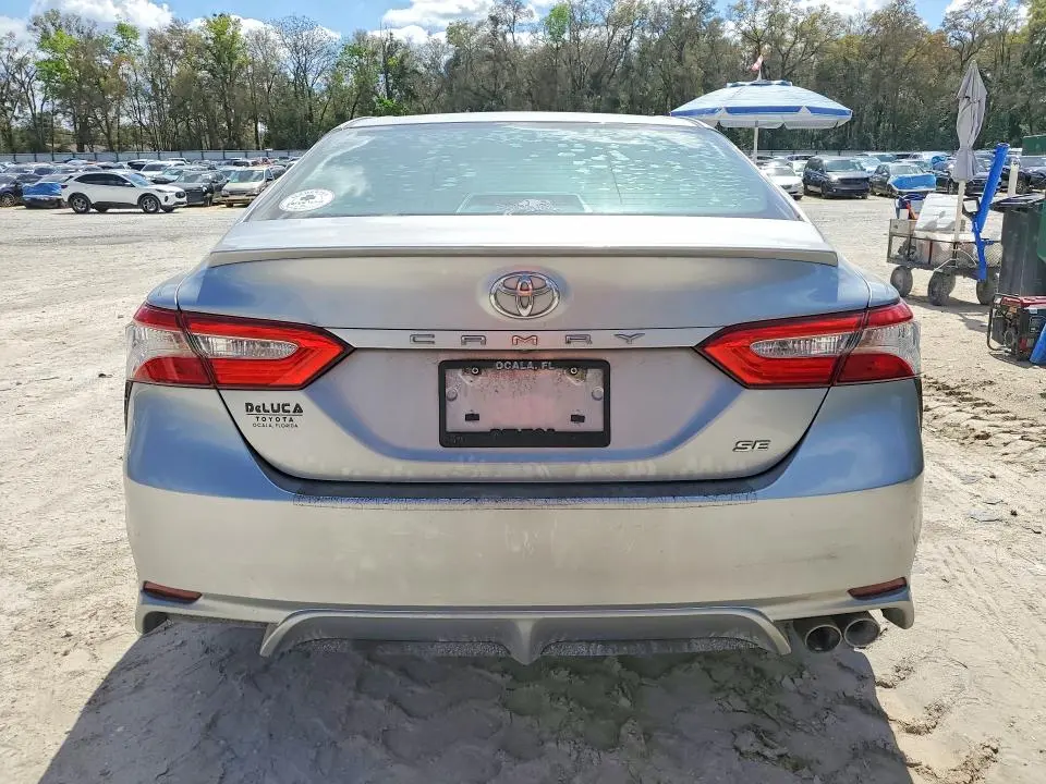 2018 TOYOTA CAMRY SE  