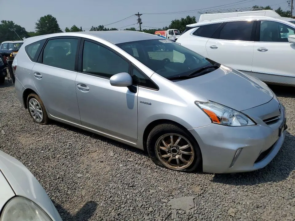 2014 TOYOTA PRIUS V TWO  
