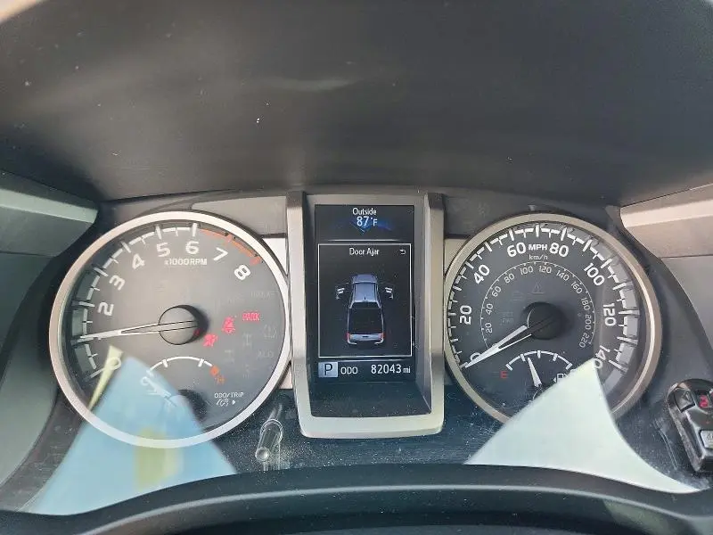 2019 TOYOTA TACOMA SR5 V6  