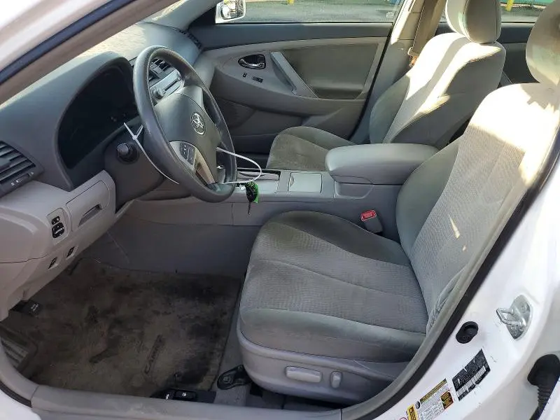 2010 TOYOTA CAMRY LE  