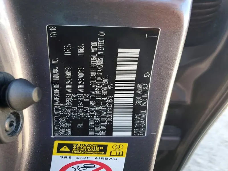 2019 TOYOTA HIGHLANDER LE  