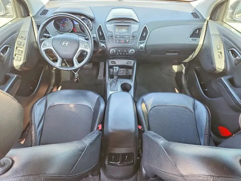 2015 HYUNDAI TUCSON SE  
