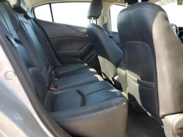 2018 MAZDA 3 TOURING  