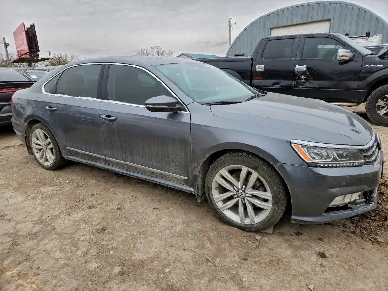 2017 VOLKSWAGEN PASSAT SE  