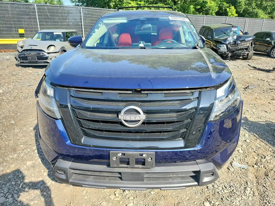 2022 NISSAN PATHFINDER SV  