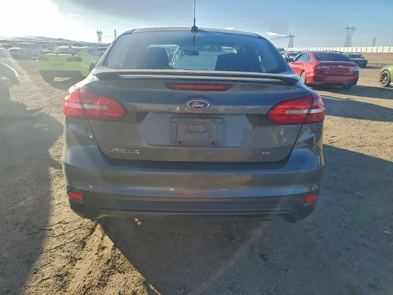 2015 FORD FOCUS SE  
