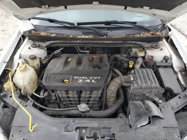2013 CHRYSLER 200 LX  