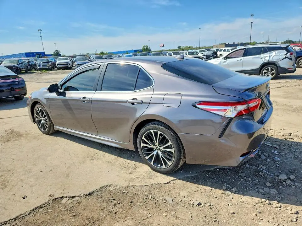 2020 TOYOTA CAMRY SE  