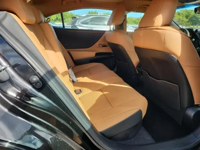 2025 LEXUS ES 300H BASE  