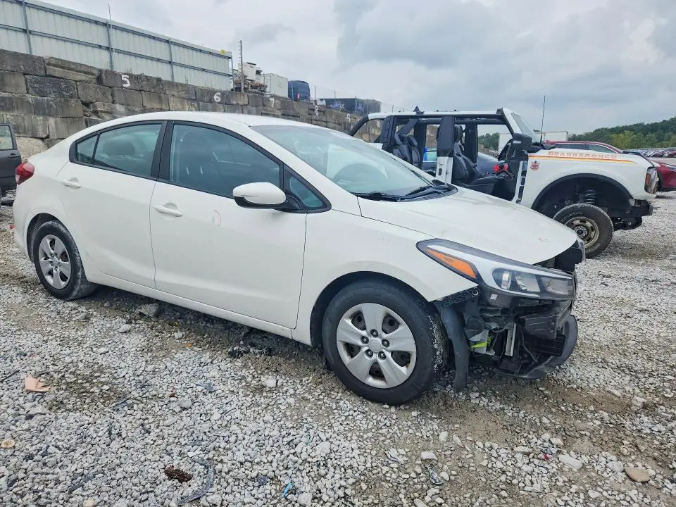 2018 KIA FORTE LX  