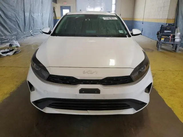 2023 KIA FORTE LX  