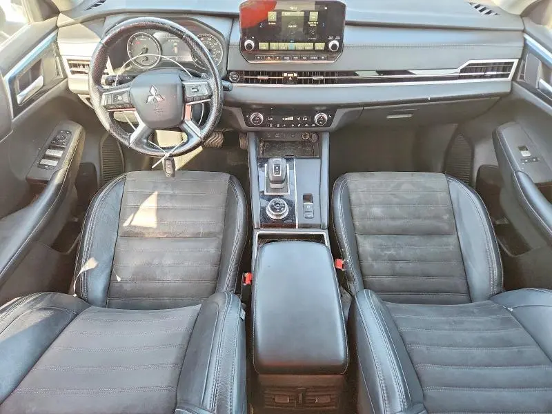 2022 MITSUBISHI OUTLANDER SE  