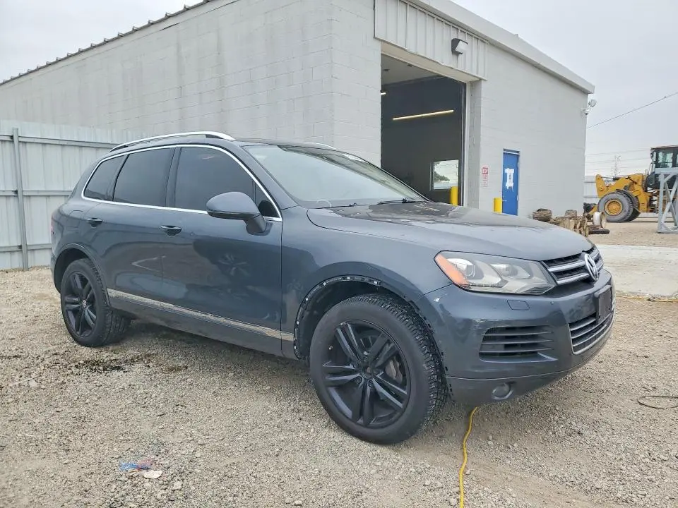 2013 VOLKSWAGEN TOUAREG V6 TDI  