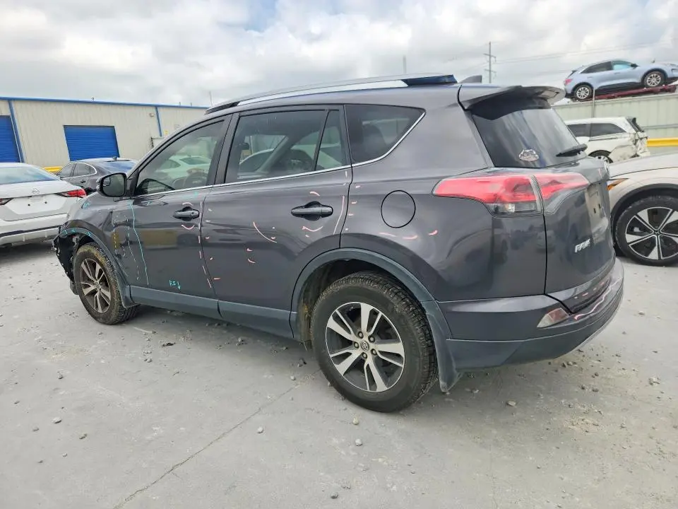 2017 TOYOTA RAV4 XLE  