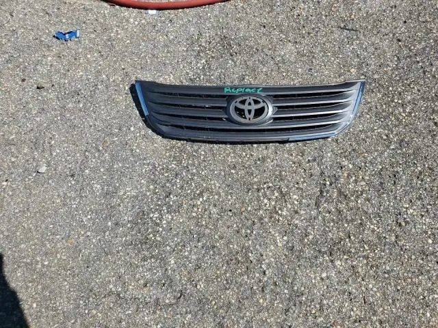 2010 TOYOTA AVALON XL  