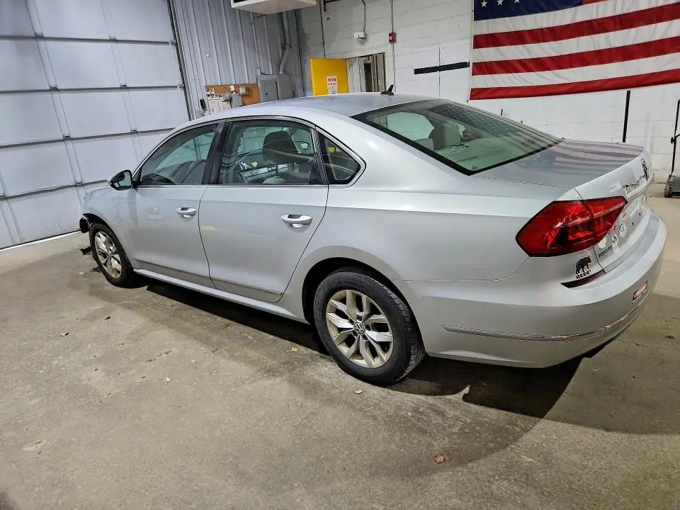 2016 VOLKSWAGEN PASSAT S  