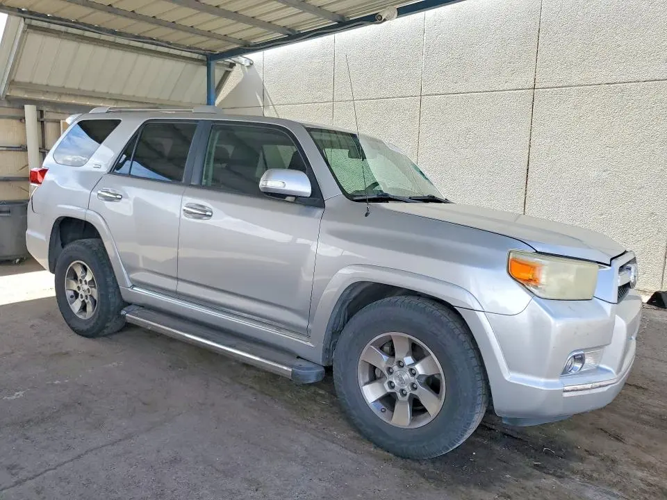 2011 TOYOTA 4RUNNER SR5  