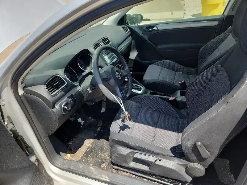 2010 VOLKSWAGEN GOLF   