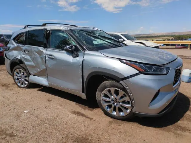 2025 TOYOTA HIGHLANDER LE  