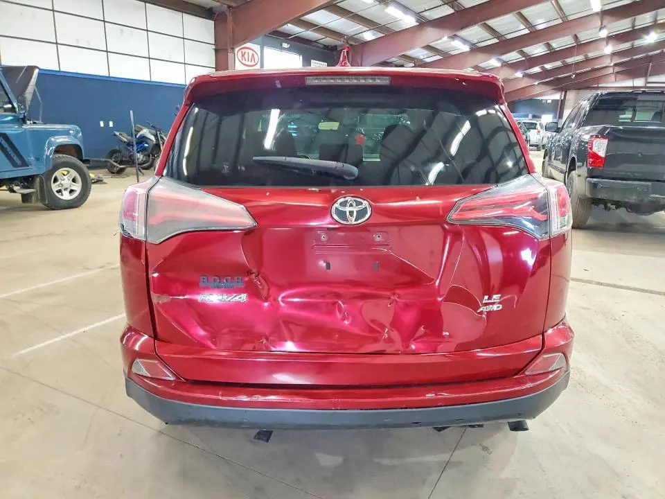 2018 TOYOTA RAV4 LE  