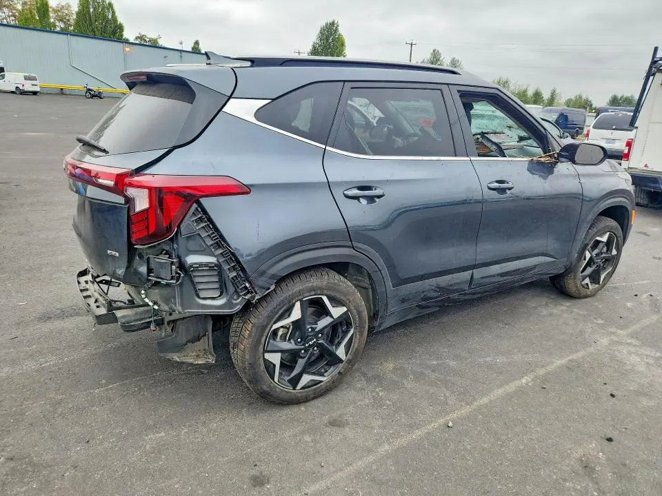 2024 KIA SELTOS EX  