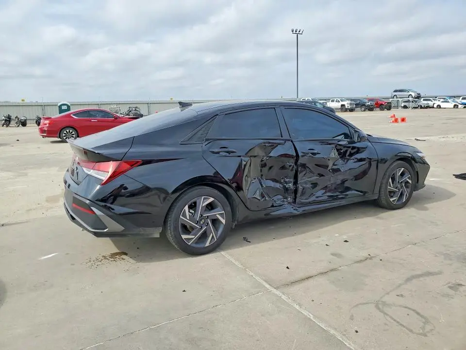 2025 HYUNDAI ELANTRA SEL SPORT  