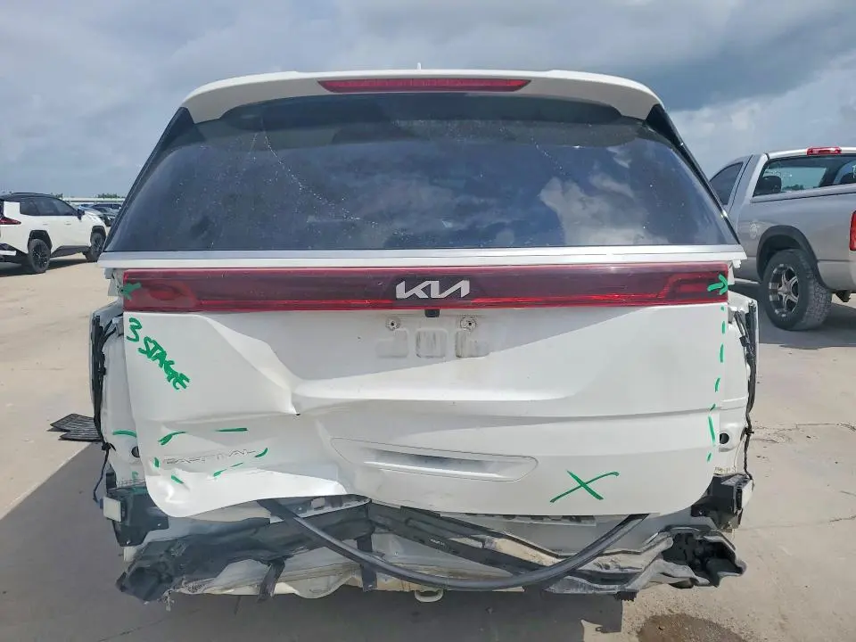 2024 KIA CARNIVAL EX  