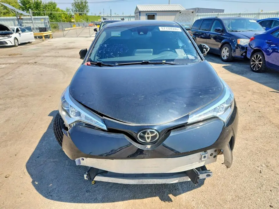 2019 TOYOTA C-HR XLE  