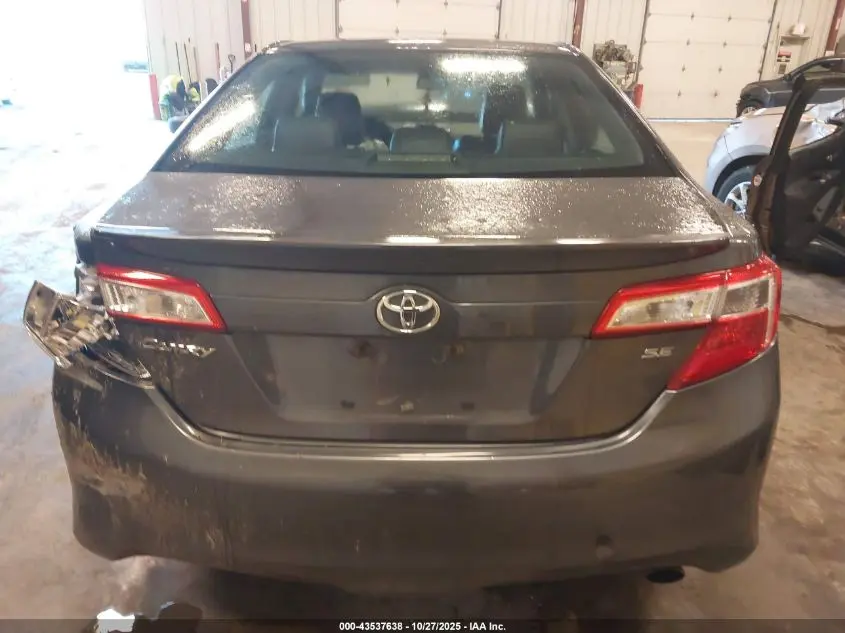 2014 TOYOTA CAMRY SE