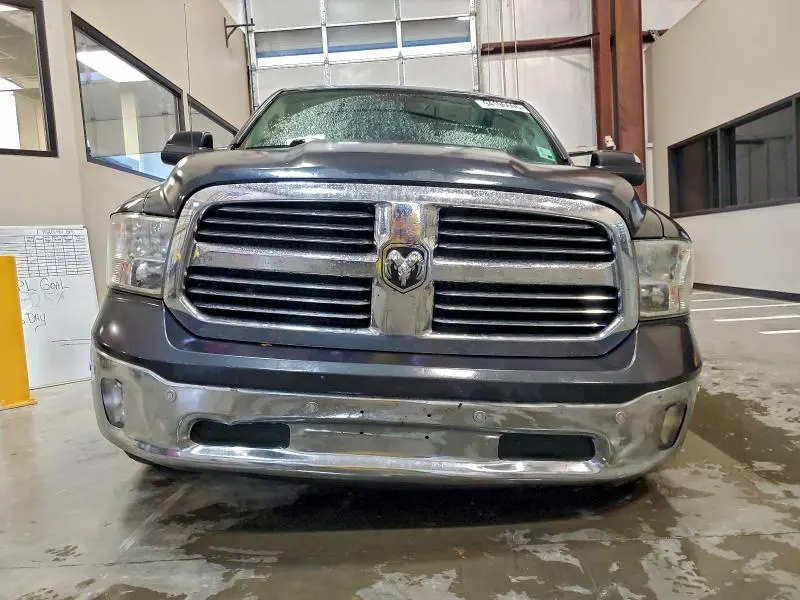 2014 RAM 1500 SLT  