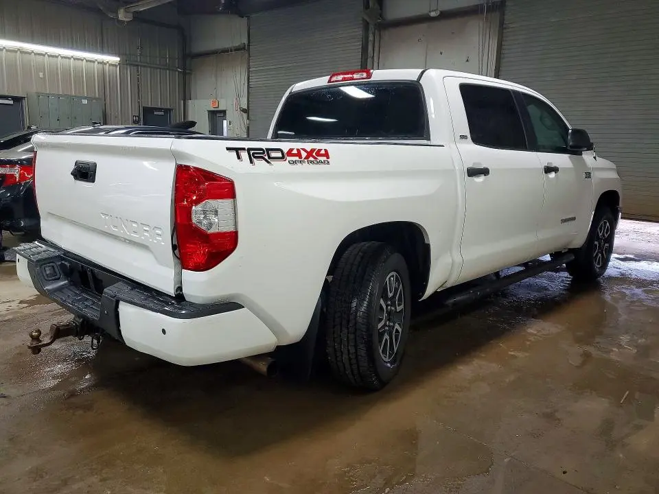 2017 TOYOTA TUNDRA SR5  