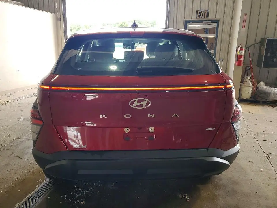 2025 HYUNDAI KONA SE  