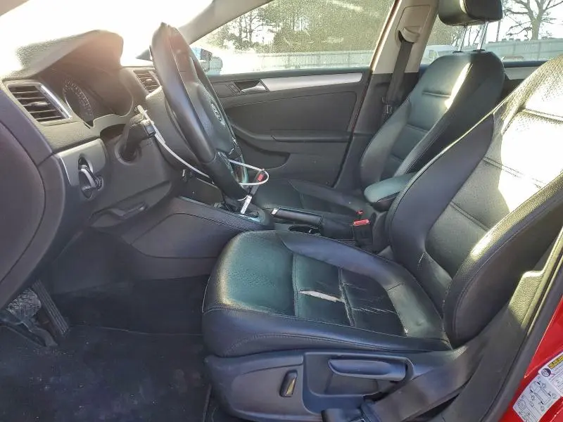 2013 VOLKSWAGEN JETTA SE  