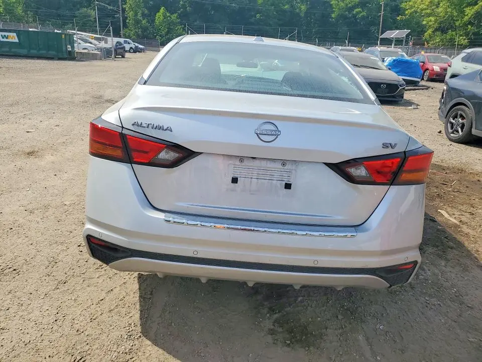 2023 NISSAN ALTIMA SV  