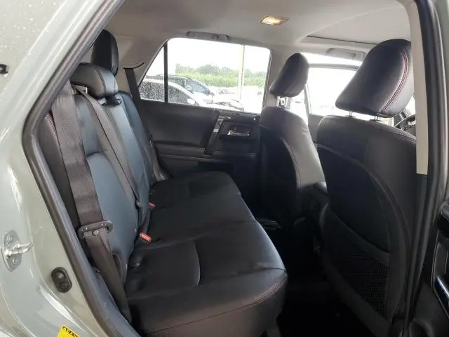 2023 TOYOTA 4RUNNER SE  