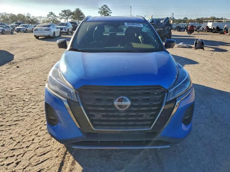 2024 NISSAN KICKS SR  