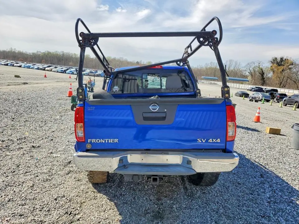 2015 NISSAN FRONTIER SV  